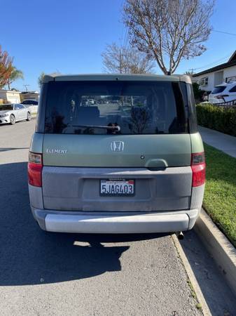 2004 Honda Element 1