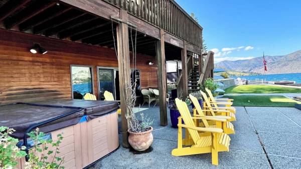 $1 / 4br - Escapada familiar frente al lago: WiFi, bañera de hidromasaje, mesa de billar, justo en el lago Chelan (Chelan Falls)63886983419779123