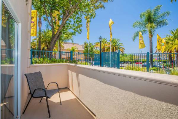 $3,229 / 3br - 1344ft2 - 🍂 Sweater-Weather 3BR/2.5BA – Tour with Jessica Thornton! (17621 W. Pauline Ct., Canyon Country, CA)63953076505091122