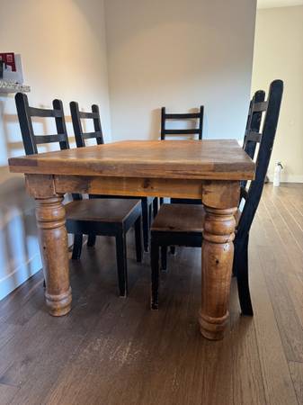 Rustic Mexican Pine Dining Table & 6 Chairs 1