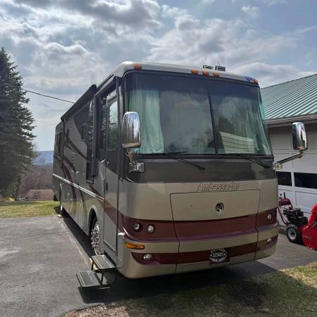 2005 Holiday Rambler Ambassador 36pdd Diesel Motorhome w/ Car Dolly 1