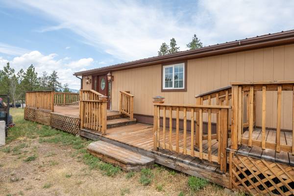 $345,000 / 2br - 1568ft2 - Florence MT Gem: Near-Complete Remodel + NEW Appliances! (Florence)63657010370051121