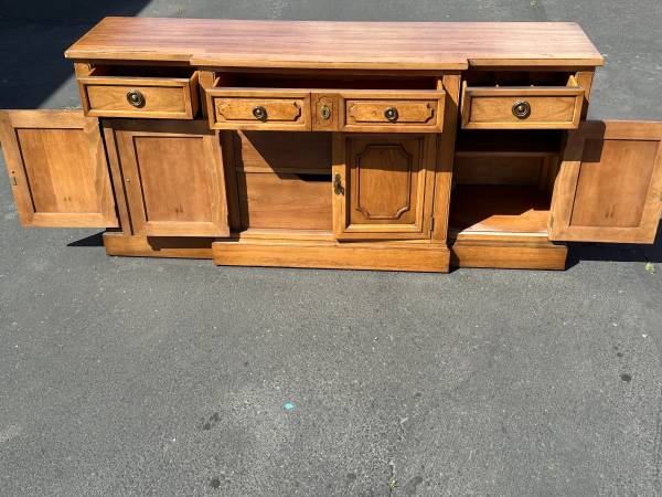 mediados de siglo - bufé - $400 (modesto)63470291485699122