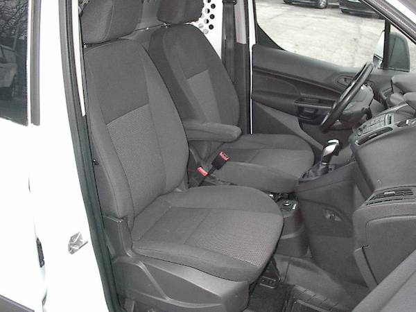 2017 Ford TRANSIT CONNECT XL - Photo 10