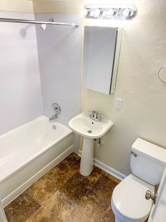 $1,650 / 1br - 560ft2 - ONE MONTH FREE! - 1 Bed, 1 Bath at Mercer Vista Apts (Seattle)63910064119299122