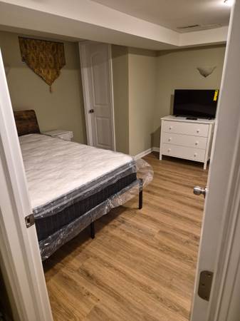 $780 Walk to the metro station. Fully furnished. Utilities included. (MD / DC / VA)64040026385409124