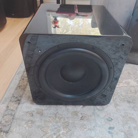 SVS SB2000 Subwoofer in Piano Black 1