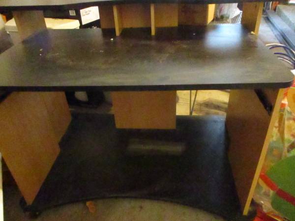 Free Desk 1