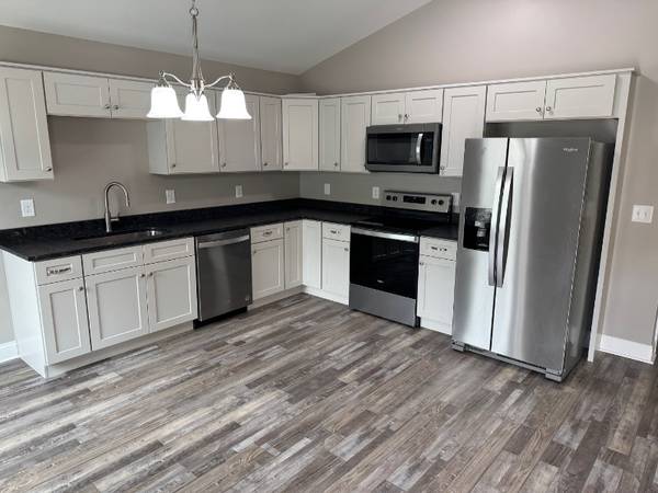 $1650.00 / 3br - 1200ft2 - Charming 3 Bed, 2 Bath Single Family Home in Tunnel Hill, GA - $165063993078669187121