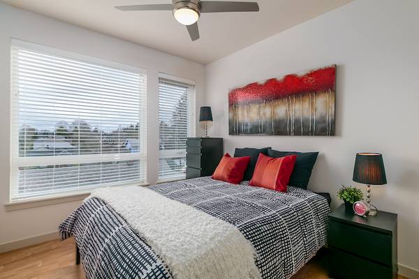 $1,895 / 2br - Meridian Lofts Offers Residents A Vibrant Urban Portland Experience! (SE Portland, Mt Tabor, Hawthorne)64039222048003124