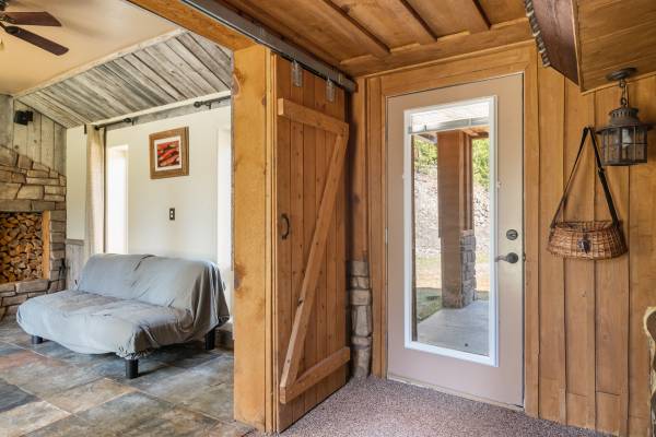 $425,000 / 2br - 863ft2 - Montana Dream with Creek Access! (Frenchtown)63657010455553123