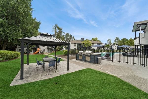 $2,180 / 2br - 1023ft2 - Fall Days Ahead! One Month Free! (6305 S 238th Pl, Kent, WA)64031136221314120