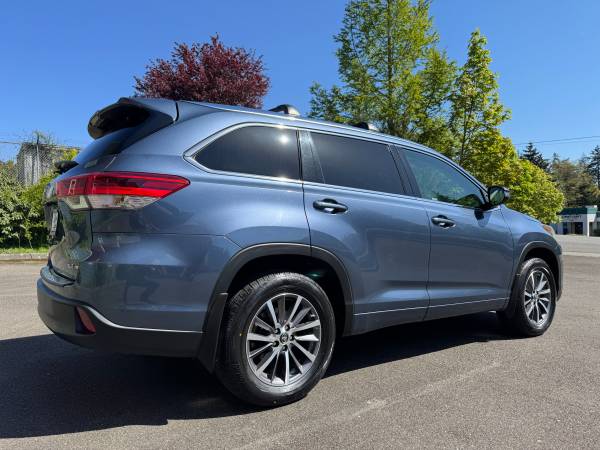 One Owner Locally Owned 2017 Toyota Highlander XLE >>86k>> - $27,995 (Daily Deals Auto Sales Lynnwood)63624427699841124