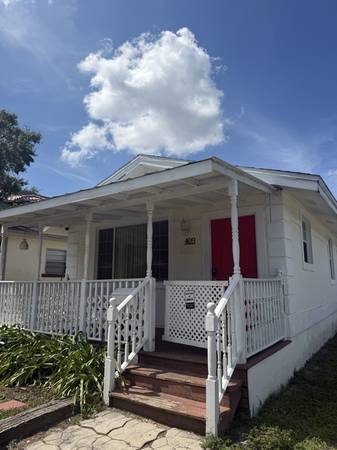 $2850.00 / 2br - 990ft2 - Cozy Hyde Park Home in Tampa | 409 S Orleans Ave | $3000/mo | Availabl63976137454210120