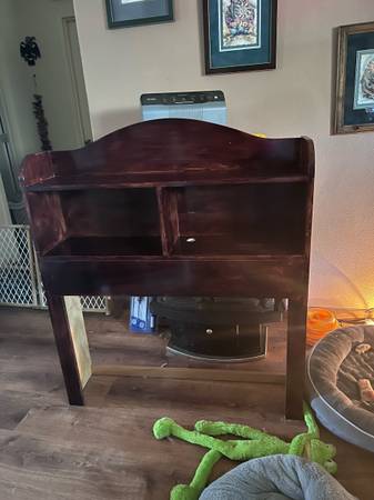 FREE Twin bookshelf headboard 1