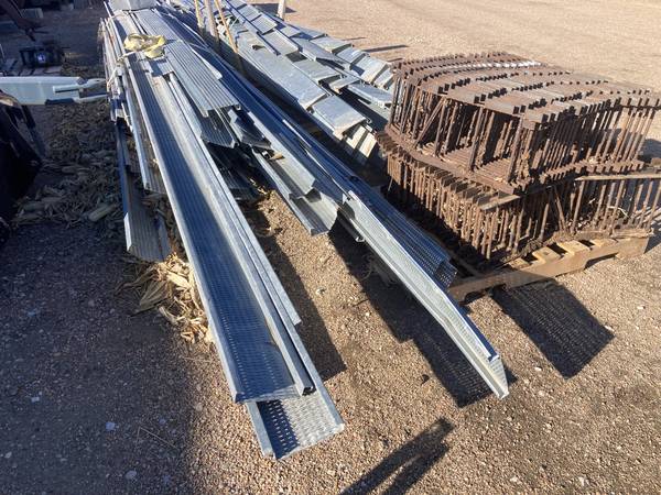Bin Floor & 10" Powersweep Auger 1