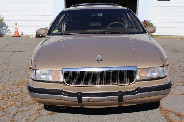 1996 Buick Roadmaster Estate Wagon - $9.800 (Lawrence)63470757600515121