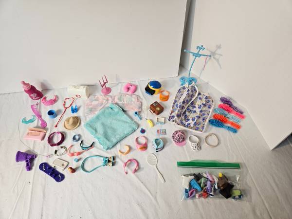 Misc Lot of Barbie Accessories 1
