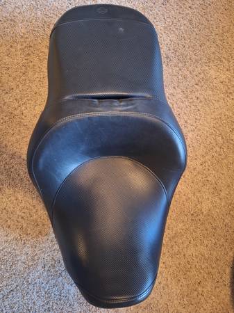 New Harley Davidson Sundowner Freewheeler or touring seat #52000183 1