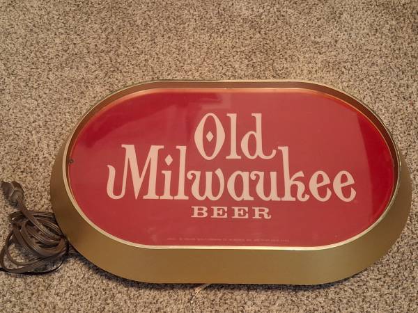 Vintage Plastic Light Up OLD MILWAUKEE BEER Sign 12" X 20" 1