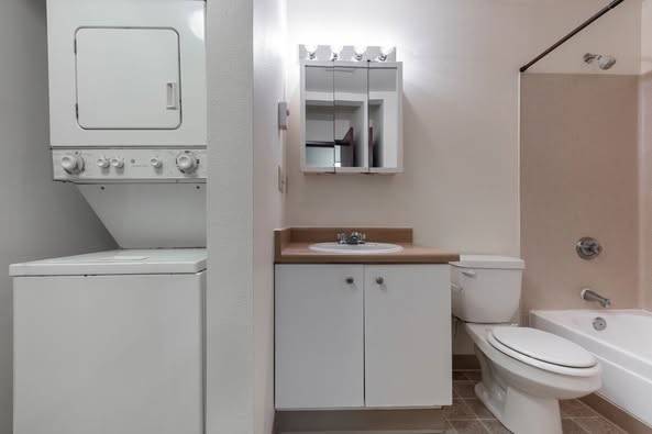 $2,039 / 2br - 1018ft2 - 🔥 2BR: W/D in-unit. FREE OCT RENT! Tour now! (Federal Way)63688425670145124