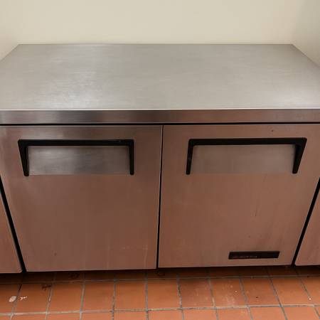 True Stainless Steel 2-Door Undercounter Refrigerator – Great for Restaurant o 1