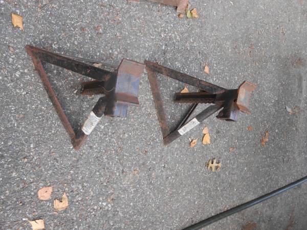 Jack stands 1