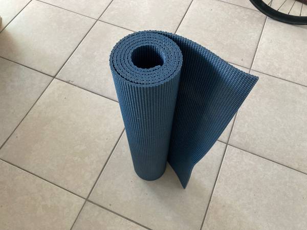 Yoga mat, pull-up/chin-up bar, resistance band, baseball gloves 1