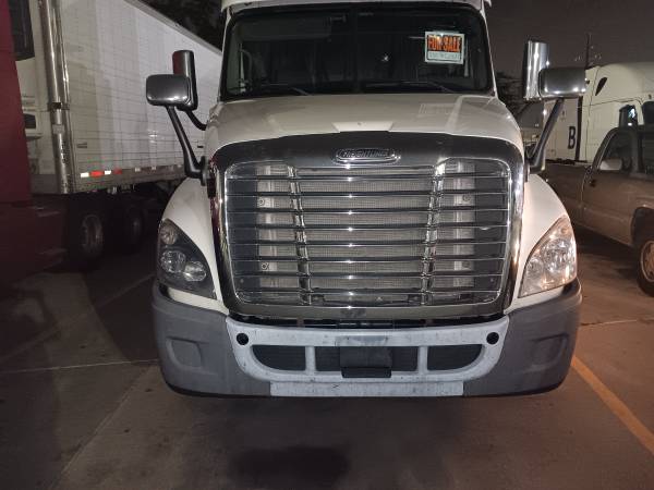 2016 freighter cascadia 1