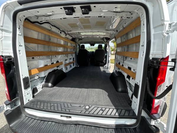 2019 Ford Transit 250 - Photo 2