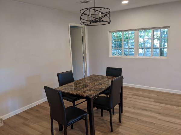 $750 Furnished Primary Bedroom 10 min from San Jac South || Fast Internet (Houston)63924169823491122