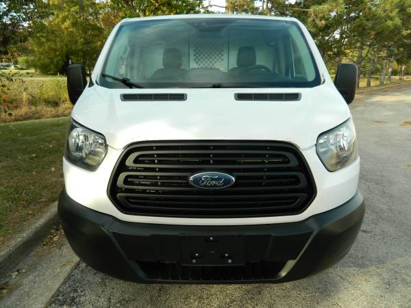 2019 Ford Transit 150 - Photo 2