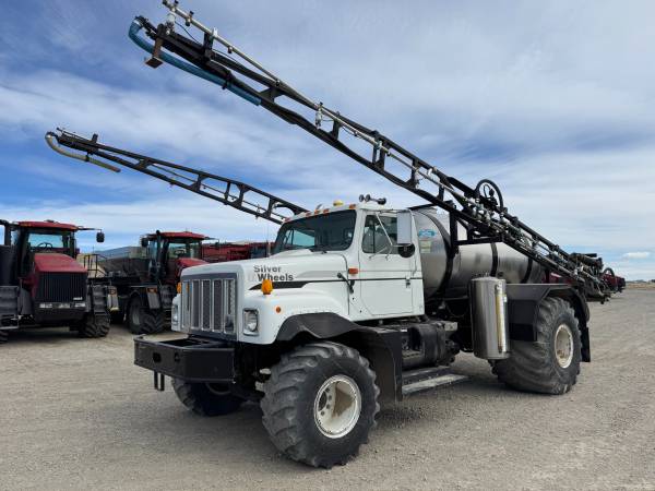 2002 Silver Wheels Sprayer 1