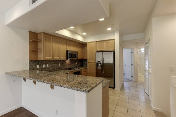 $3,000 / 4br - 1573ft2 - Gorgeous 4Bd/4Ba Townhouse in Park-Like Setting @ 2092 Sheffield Dr (san jose north)63946805945986122