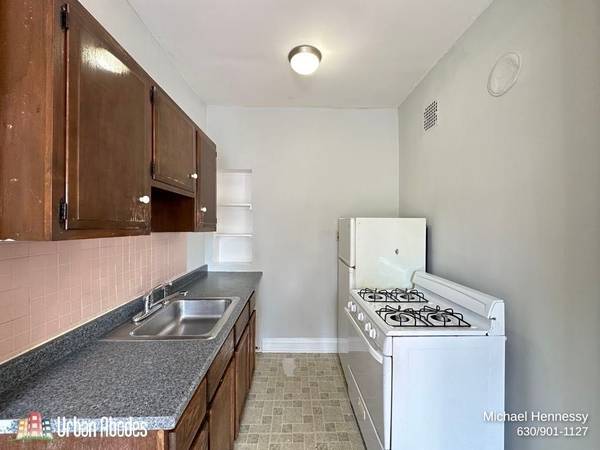 $1,395 / 400ft2 - Dynamite Studio, 1 Bath in Lincoln Square, Available: 11/1/2025 (Lincoln Square)63898986139906122