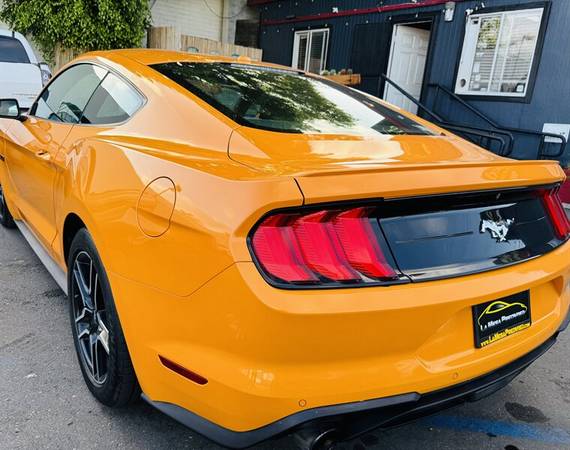 2018 Ford Mustang EcoBoost - $17,99563440541633795122