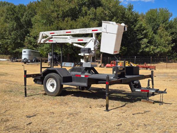 Trailer Pull Manlift 1