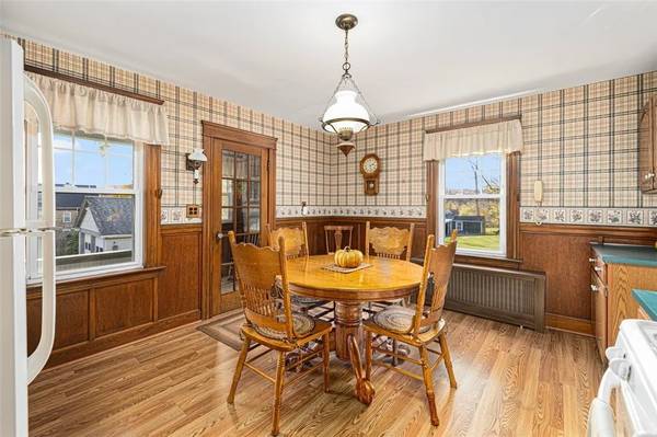 Solid Oak Kitchen Set 1