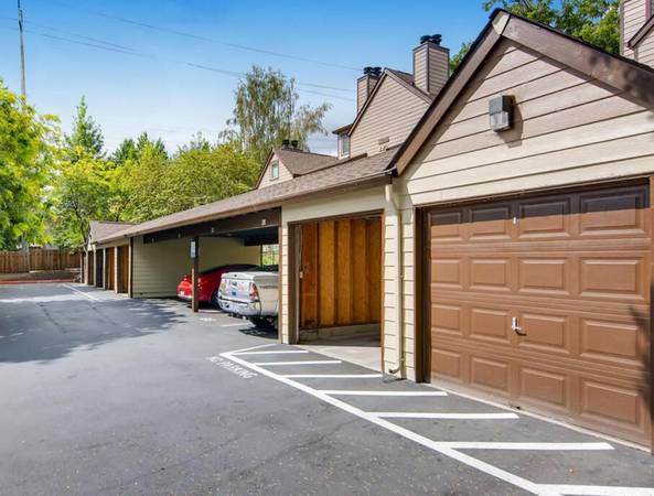 $1,695 / 2br - 1/2 MONTH FREE NOW! 2 Bedroom - Private Patio, Beautiful and Wooded (Beaverton)63831327210243121