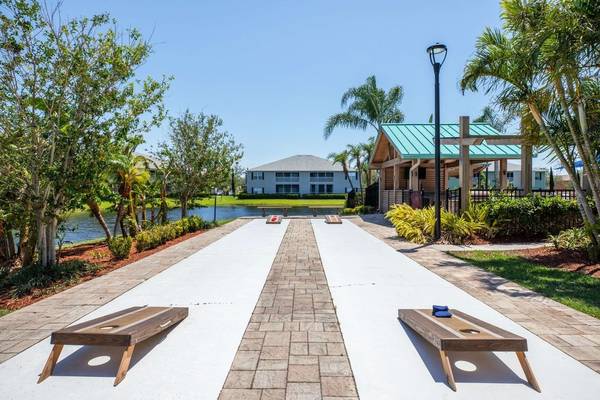 $1,515 / 1hab - 840ft2 - 1dorm 1baño, Melbourne FL, Piscina comunitaria (4714 Crosswind Ct, Melbourne, FL)63823722371585122