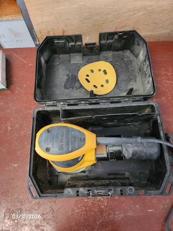 Dewalt sander 1