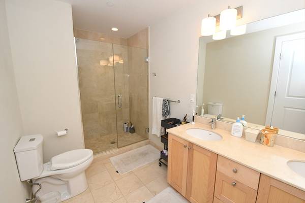 $3,700 / 2br - 1222ft2 - 2BA in Chestnut Hill – Parking, Extra Storage - Available Now (Brookline)64213547635586124