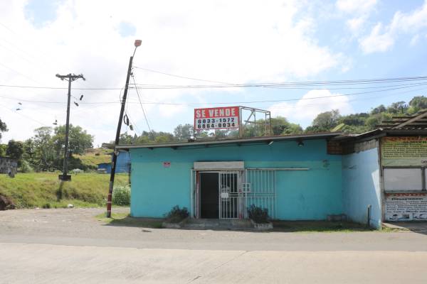 Terreno con local comercial - VÍA PRINCIPAL 1