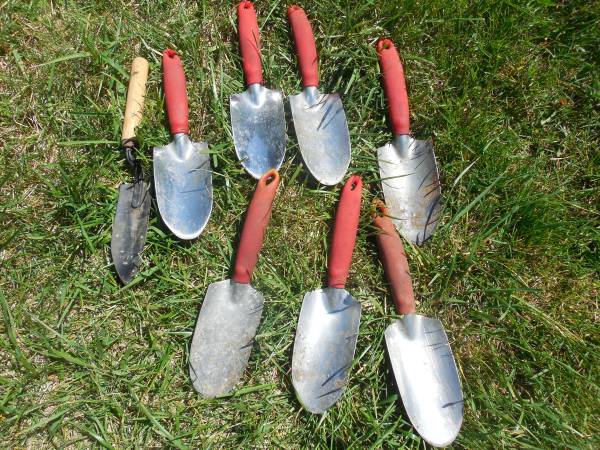Aluminum garden shovels & snow shoveles 1