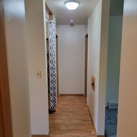 Charming 2 Bed/1 Bath Unit in Watertown - $1100/mo - Avail 2/1/2026 1