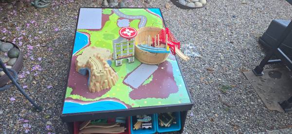 Train Table & Assorted Parts 1