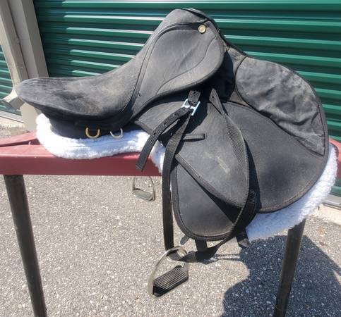 English Riding Black 17" Saddle 14" Flap & Length Seat Stirrups W/Pad 1