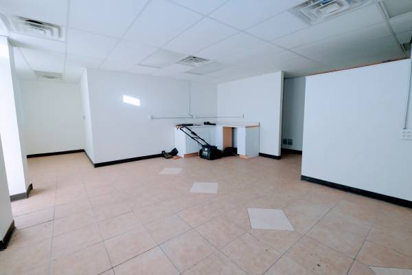 $2,395 / 1000ft2 - Office storefront, high traffic (Belmont-Cragin)64041643591171122