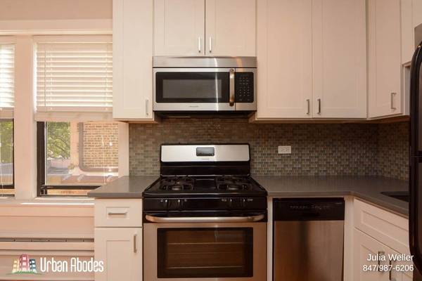 $1,450 / 400ft2 - $300 OFF FIRST MONTH'S RENT! Phenomenal Studio, 1 Bath in Logan Square (Logan Square)64041475839746124