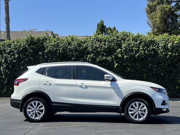 2022 Nissan Rogue Sport SV, Low Miles, well maintained & clean title - $18,77763471009754881124